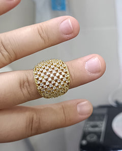 Anello con pietre